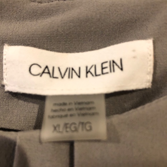 Calvin Klein grey sleeveless blouse - Picture 5 of 6